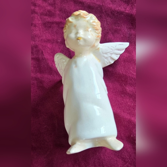 Kitsch mischief Mid-Century Angel Holding a Slingshot Angel Figurine japan - Picture 2 of 4